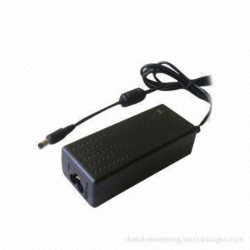 Laptop AC Adapter for Notebooks, with 19V Output Voltage, Measures 108 x 45 x 32mm